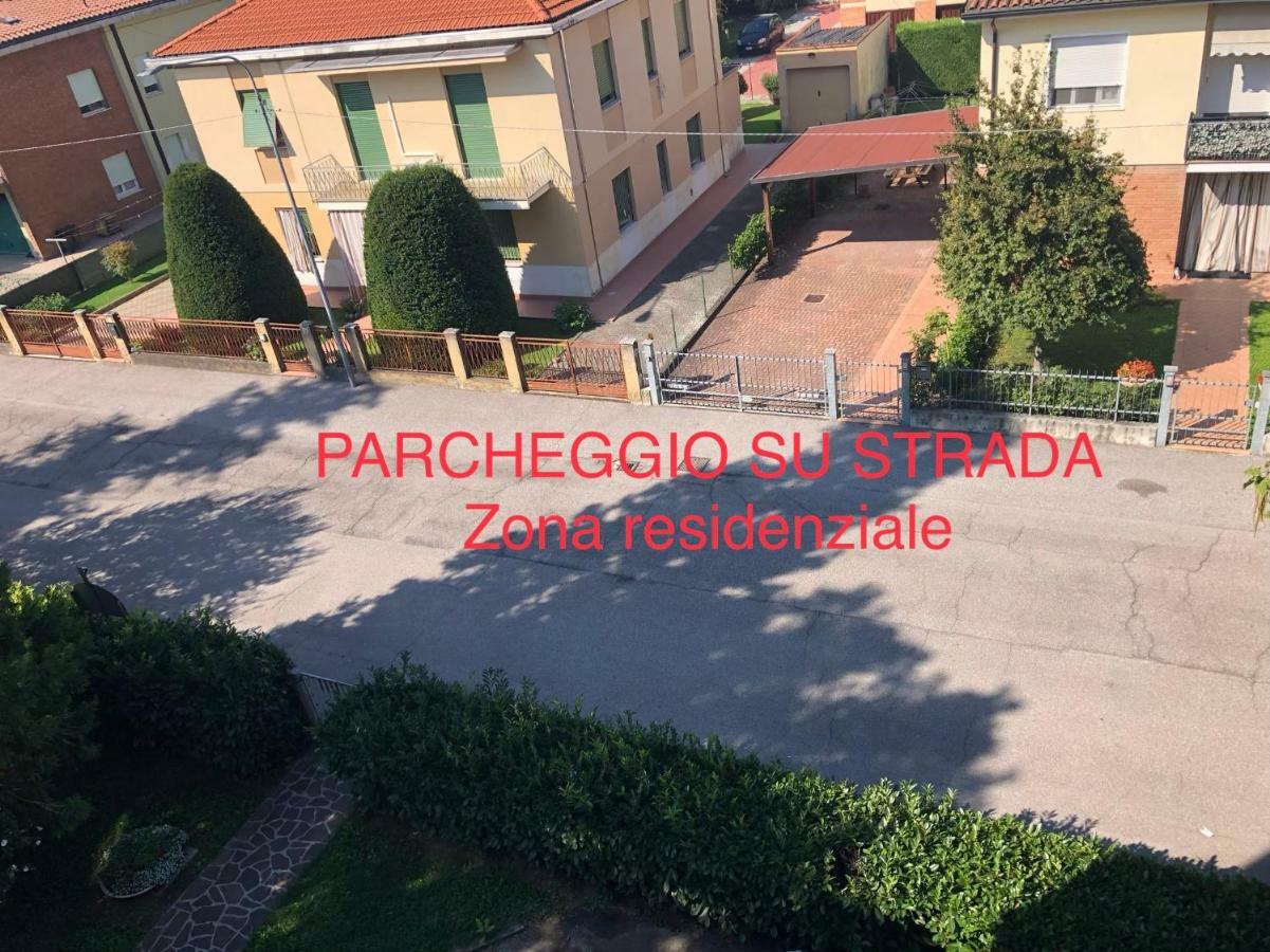 Viamilano25 Acomodação com café da manhã Mirandola Exterior foto